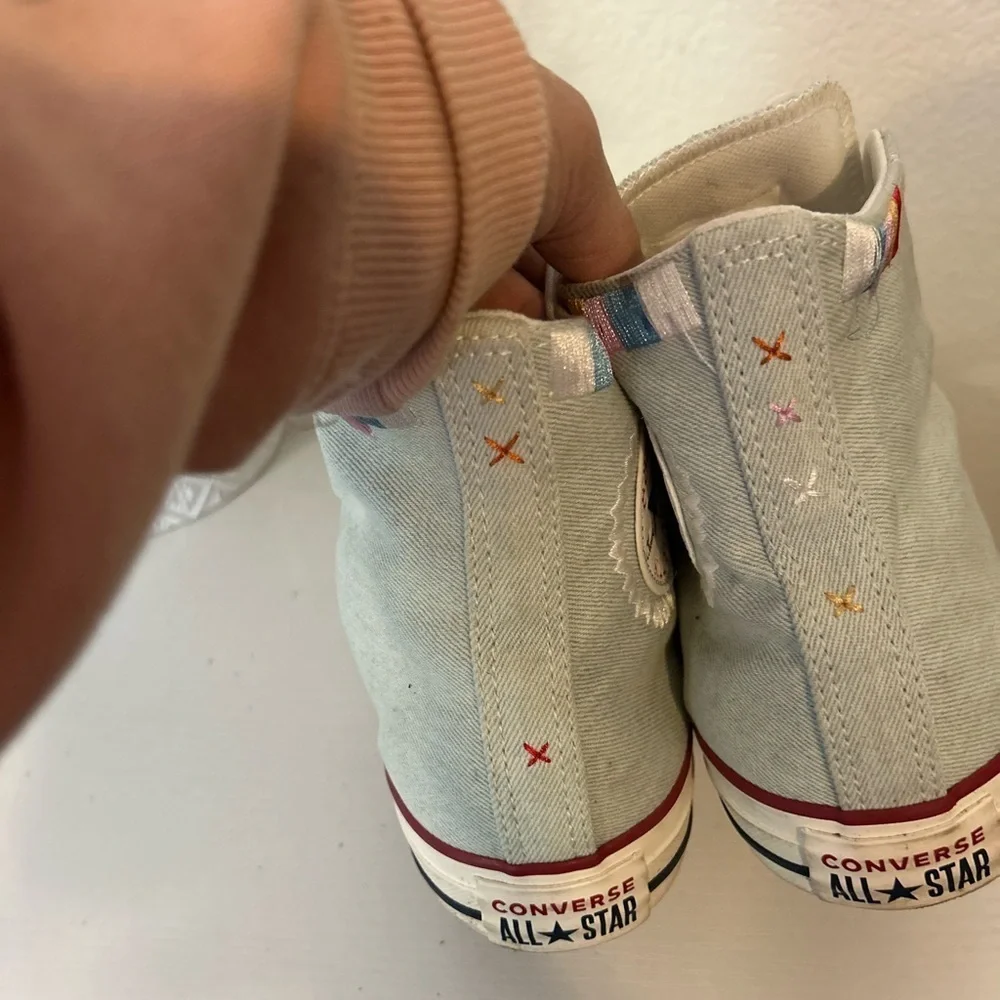 Converse High-Top Sneakers in Light Gray with Rainbow Accents